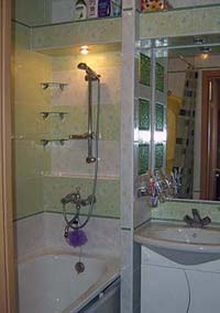 У вас в квартирі маленька ванна кімната, не турбуйтеся і її можна зробити стильною і затишною