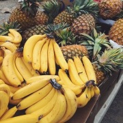 є   фрукти в своїх мріях - трактується сонниками двояко